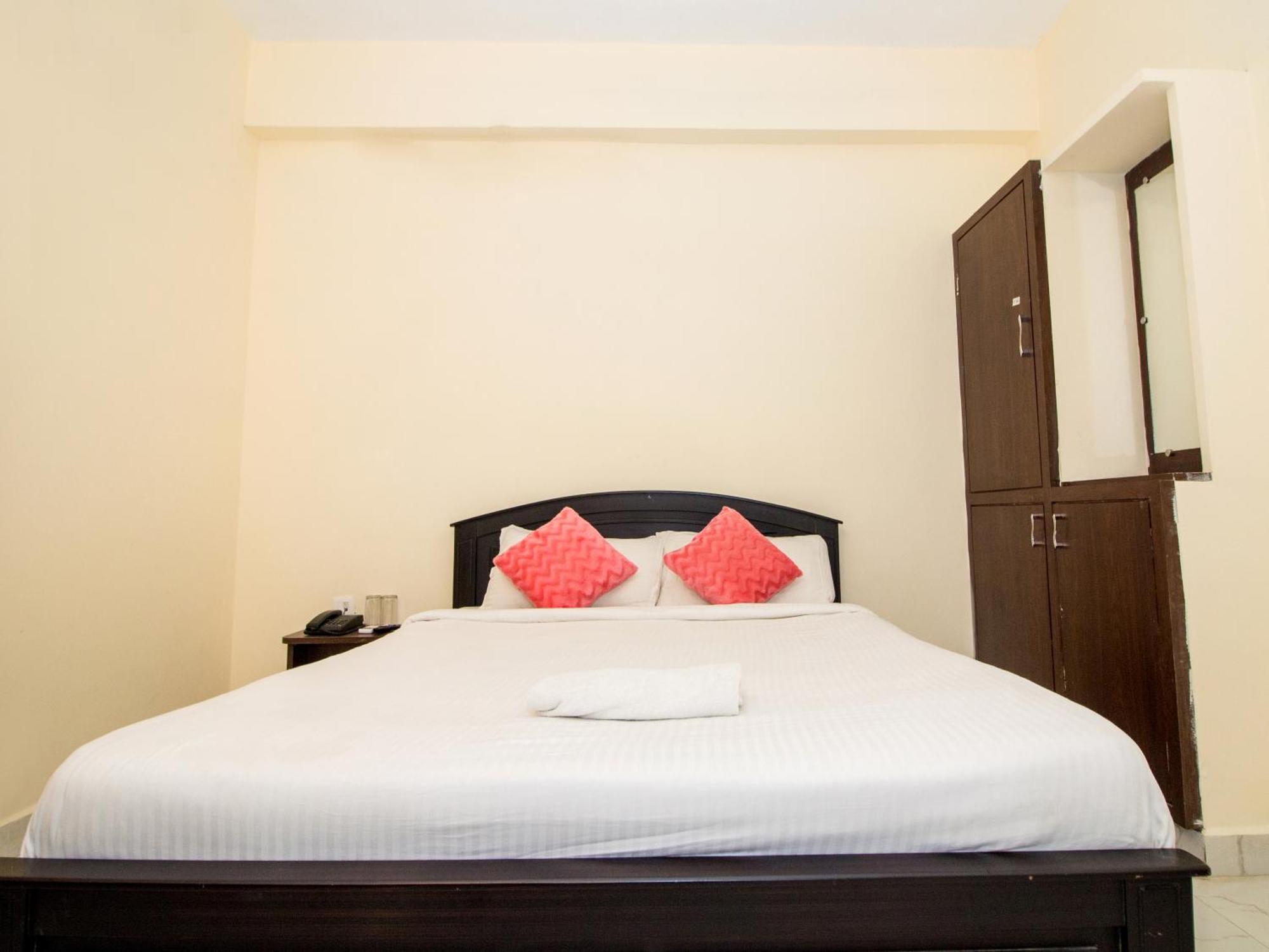 Pearl Suites, Tirupati Eksteriør billede